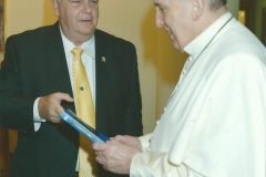 Familias-con-visita-al-Papa-11-1392x2048